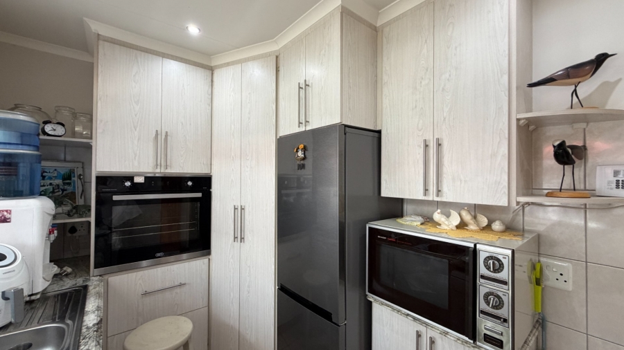 2 Bedroom Property for Sale in Miederpark North West